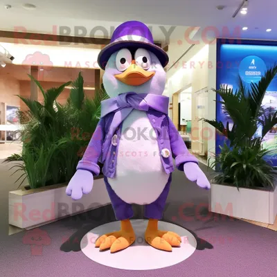 Produktbild von Lavendel-Pinguin REDBROKOLY Maskottchen kostüm gekleidet in Schlagjeans und Gürtel