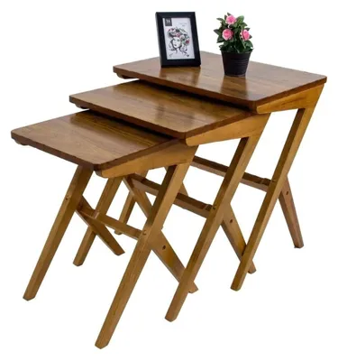 Image de 3 tables d'appoint au design moderne et élégant