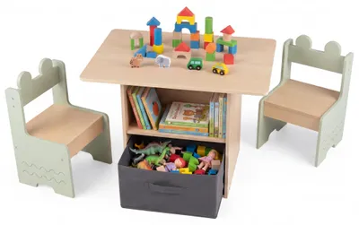 Produktbild von KOMFOTTEU Kindertisch mit 2 Stühlen, 3-teilige Sitzgruppe mit 2 offenen Fächern & Stoffschublade, Kindersitzgruppe, Basteltisch, Maltisch mit Kinderstühlen für Kinder ab 3 Jahren (Grün), KI-generiertes Bild