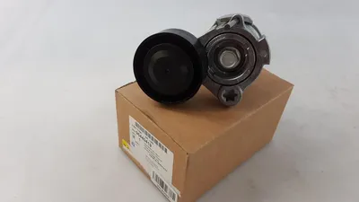 Imagen del producto de Tensor de correa original para OPEL. Número de pieza: 96440419