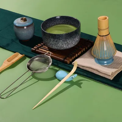 Immagine prodotto di Set da tè Matcha, 9 pezzi, con tazza in Vetroceramica, frusta, cucchiaino, setaccio, supporto e contenitore, colore blu intenso
