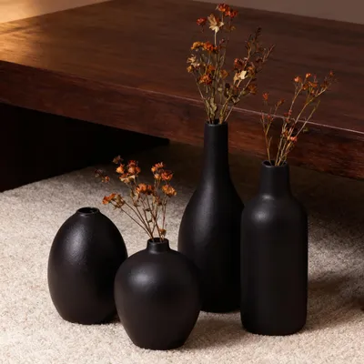 Image de Ensemble de 4 vases en céramique noire pour la décoration de table