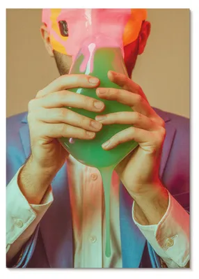 Produktbild von POSTER - 29x42 cm (A3) - Issa0 - Eine farbenfrohe Maske in den Händen einer surrealen Figur - Wandbild für Wohnzimmer Schlafzimmer & Flur, Modernes Poster Wanddeko, Ungerahmt