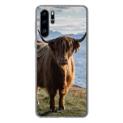 Produktbild von MuchoWow® Handyhülle Schutzhülle Hülle für Huawei P30 Pro Schottische Highlander - Bergen - Meer Silikon Softcase Handy Hülle - Schutzdeckel