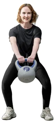 Obrázek produktu pro Kettlebell, 12 kg, s povrchovou úpravou, rozměry 24L x 17B x 28H cm, ergonomická, široká rukojeť, plochá základna