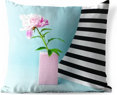 Produktbild von MuchoWow® Outdoor Kissen - Rosa Pfingstrose mit blauem Hintergrund - 40x40 cm - Wetterfest - Lounge Kissen - Kopfkissen - Interieur - Polster mit Bild