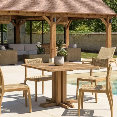 Produktbild von KALLY – Quadratischer Gartentisch 110 x 110 cm aus recyceltem Teakholz