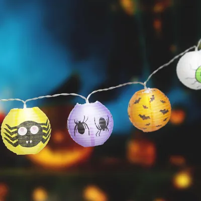 Obrázek produktu pro Halloweenská světelná girlanda z lucerniček – 7,5 x 110 cm – napájena 2 x AA bateriemi