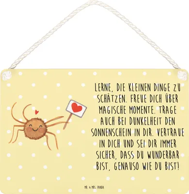 Produktbild von Mr. & Mrs. Panda Schild Spinne Agathe Motivation DIN A4 - Gelb Pastell - Geschenk, Wandbild Holz, wandtafel, Liebe, Türschild, Vertrauen, Dankeschön, Glück, wandhänger