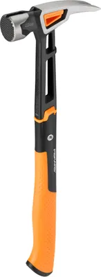 A Fiskars Zimmermannshammer XXL is shown against a white background.