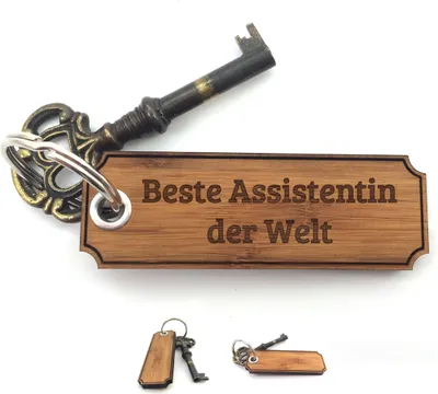 Produktbild von Mr. & Mrs. Panda Taschenanhänger Assistentin - Bambus - Geschenk, deko anhänger, Schenken, Glücksbringer, schutzengel, Geschenke, für tasche, Gravur, Schlüssel
