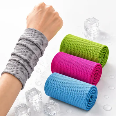 Produktbild von 4 Stück Kühlhandtuch Cooling Towel, Sporthandtuch, Schweißband & Kühlband, schnelltrocknend, als Halsband,Stirnband,Armband für Fitness,Laufen,Outdoor