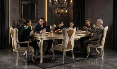 Immagine prodotto di Elegante tavolo da pranzo dal design classico per un ambiente senza tempo