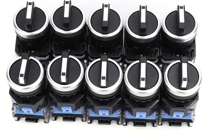 Obrázek produktu pro 10ks BEM38-20X/31 22mm 3polohový samosvorný otočný přepínač