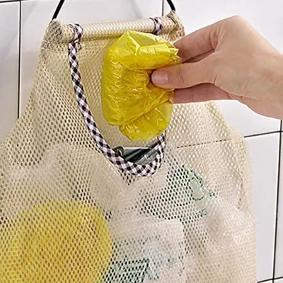 Imagen del producto de 2 bolsas organizadoras de malla colgantes para ahorrar espacio, ideales para almacenar frutas en la cocina o el baño