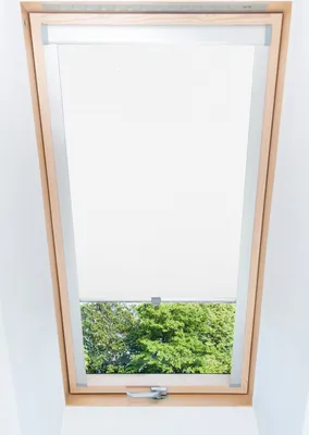 Immagine prodotto di Velux M06 tenda a rullo per finestra da tetto termo oscurante bianca