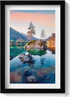 Produktbild von Schöne Berglandschaft am See– Wandbild mit Rahmen – Gerahmtes Bild  – Wanddekoration – 20x30 cm – Schwarz