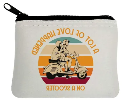 Produktbild von A Lot of Love Happened On A Scooter, Neopren-Geldbörse, 10 x 11 cm, Weiß