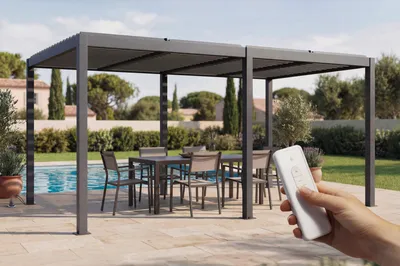 Produktbild von AGOSTA 5x3m freistehende, motorisierte, bioklimatische Pergola mit LED-Beleuchtung, 250 cm hoch – Graues Aluminium