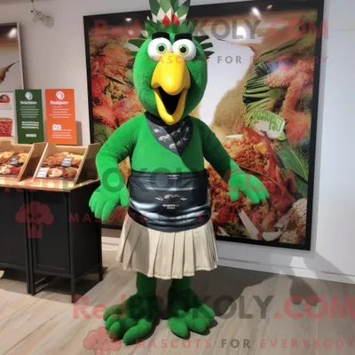 Produktbild von Maskottchenfigur REDBROKOLY eines waldgrünen Tandoori-Huhns bekleidet mit Boardshorts und Stirnbändern