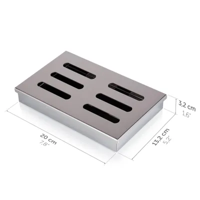 Imagen del producto de Caja para ahumar Blumtal, fabricada en acero inoxidable, ideal para parrillas a gas o de carbón. Dimensiones: 20x13x3,5 cm. Color: plateado. Incluye virutas de haya (150g)