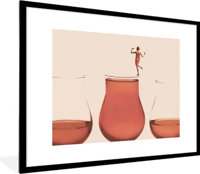 Produktbild von MuchoWow® Gerahmtes Poster Frau - Wein - Jahrgang 80x60 cm - Poster mit Schwarzem Bilderrahmen Wandposter Rahmen Foto Bilder - Schlafzimmer-Dekorationen - Fotoposter