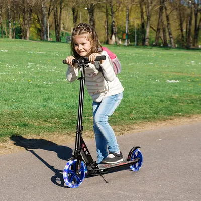 Produktbild von GOPLUS Klappbarer Roller, Scooter mit Stoßdämpfersystem, Tretroller höhenverstellbar, Große Räder mit LED, Umhängegurt, bis 100 kg, ab 8 Jahren