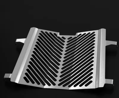 Imagen del producto de Cubierta para radiador ZIEGER, compatible con KTM 1390 Super Duke, color plateado brillante