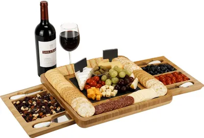 Produktbild von Decopatent® Käsebrett aus Bambusholz mit 2 Schubladen & 4x Käsemesser - Servierholzbrett - Käseplatte Bambusholz - Servierbrett