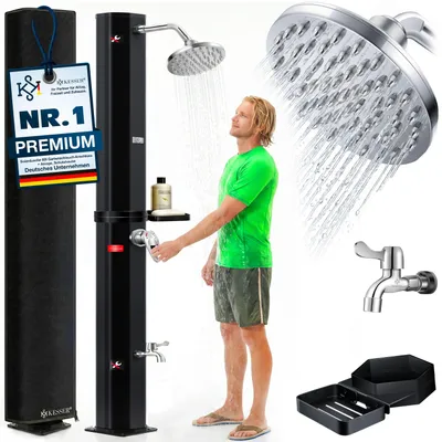 Produktbild von KESSER® Solardusche 40- 60 Liter Solar Gartendusche | warmes Wasser | max. 60°C | Inkl. Metall-Duschablage & Schutzhaube | Pooldusche Camping| Regenduschkopf und Wasserhahn Gartenschlauch-Anschluss