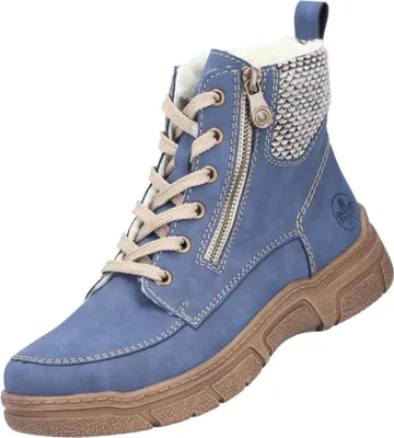 Der Stiefel auf dem Bild ist in einem leuchtenden Blau gehalten und hat eine glatte Oberfläche. Er ist von der linken Seite zu sehen und zeigt eine elegante Silhouette.