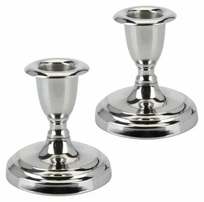 Produktbild von Silberne Metall-Kandelaber-Set mit 2 Stücken, Höhe 8 cm, für Kerzen mit runden Fuß