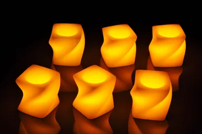 Produktbild von 6er Set Echtwachs LED Kerzen Flammenlos Wachskerze eckig-gedreht inkl. Batterien