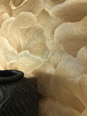 Produktbild von NEWROOM Tapete Diarra Gold Vliestapete - Floral Blumen Grafik Germany