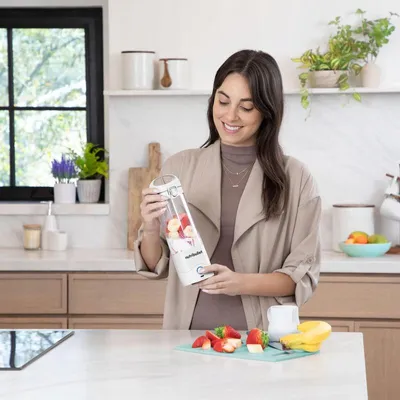 NutriBullet Portable NBP003W kabelloser Standmixer, 475 ml, USB-C, Weiß - Produktansicht 2