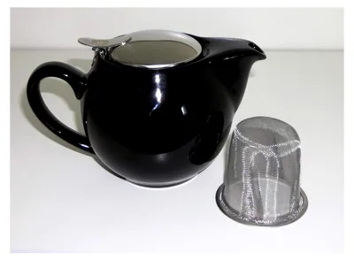 Produktbild von Teekanne 'Saara' aus schwarzem Porzellan mit Edelstahlfilter und Deckel, 0,5 l