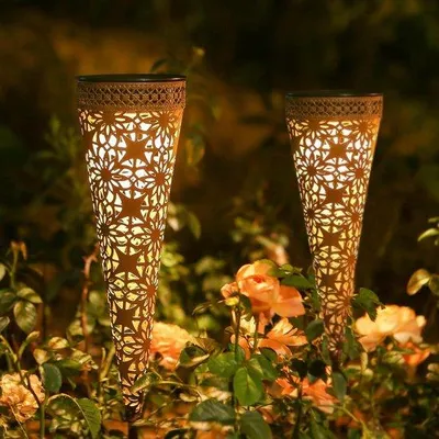 Produktbild von Solar Metalen Zonenlampen für den Garten - 2 Stück Solarlampen für Balkon, Blumenbeet und Rasen - LED-Gartenbeleuchtung - warmweiß - wasserdicht - für Kerstdekoration
