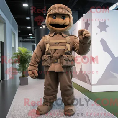 Produktbild von Maskottchen REDBROKOLY eines braunen Armeesoldaten mit Jacke und Handschuhen
