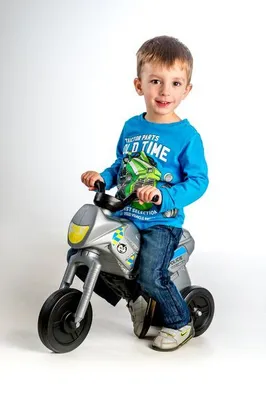 Obrázok produktu pre Enduro Yupee Police Police Veľké plastové sedadlo Výška 31 cm Nosnosť do 25 kg 12 m+