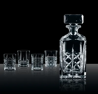 Zdjęcie produktu dla Zestaw do whisky Nachtmann, składający się z: 1 dzbanka o pojemności 750 ml oraz 4 kieliszków do whisky o pojemności 345 m