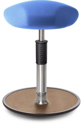 Produktbild von Sitz- Stehhocker Free Regular Triangel Gestrick Hellblau Chrom /Natur.