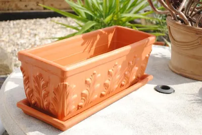 Produktbild von Pflanzkästen mit Untersetzer aus frostfestem Terracotta