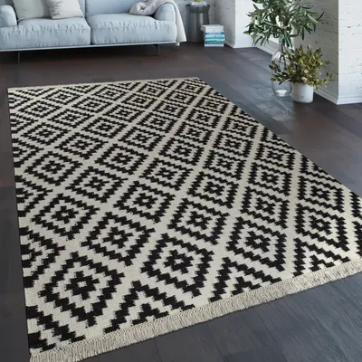 Image de Tapis moderne à motifs marocains tissé à la main Skandi losanges franges noir blanc dimensions 120x170 cm
