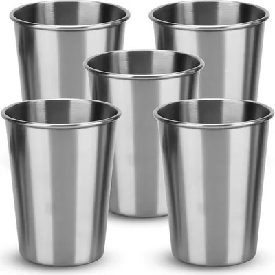 Produktbild von Intirilife 5x Stapelbare Edelstahl Becher in 170 ml - Camping Outdoor Metall Becher Tasse Glas Widerverwendbar ohne Plastik für Kinder geeignet