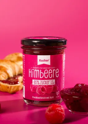 Produktbild von Xucker Fruchtaufstrich Himbeere (76 % Frucht), zuckerarmer Fruchtaufstrich mit Xylit, 220 g