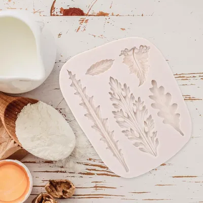 Produktbild von 2 Silikonformen in Blattform für Kuchendekorationen