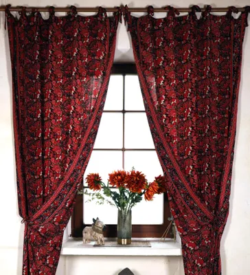 Produktbild von Seidige Boho Vorhänge, 1 Paar Bohemia Gardine aus Sareestoff, Unikat 290 cm - Rot, Polyester, Dekovorhänge