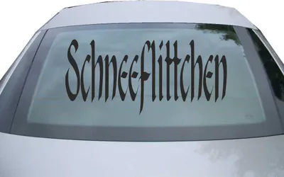 Produktbild von Indigos UG - Aufkleber Heckscheibe & Motorklappe DE6235 - schwarz - 600x285 mm - schneeflittchen - Auto Scheiben Fenster Heckklappe Tuning Racing JDM - Die cut
