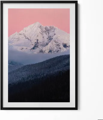 Produktbild von Wald und schneebedeckter Gipfel– Wandbild mit Rahmen – Gerahmtes Bild  – Wanddekoration – 70x100 cm –  Schwarz Rahmen