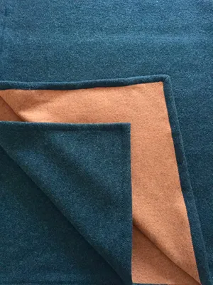 Obrázek produktu pro Oboustranná vlněná deka, 100% Vlna, rozměry 150 x 200 cm